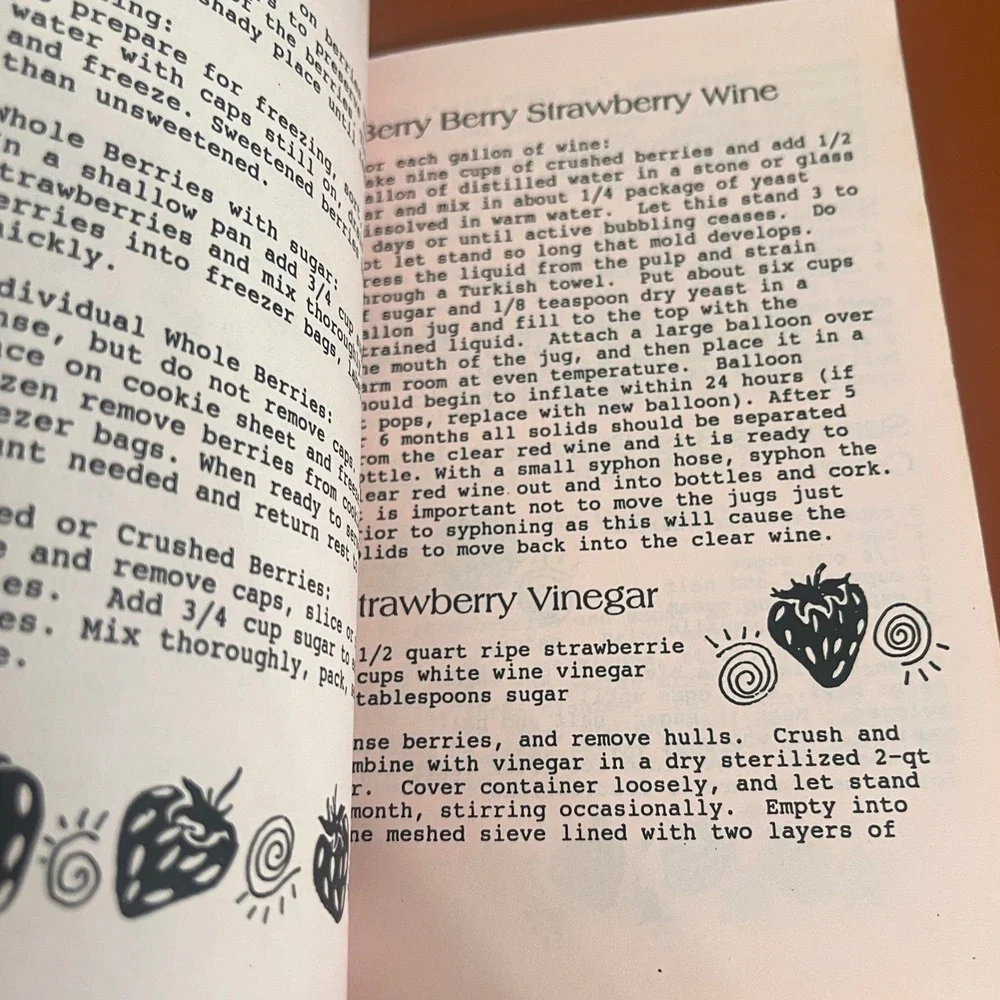 Vintage Belmont Berry Farm Strawberry Recipes 20th Anniversary Cookbook Virginia